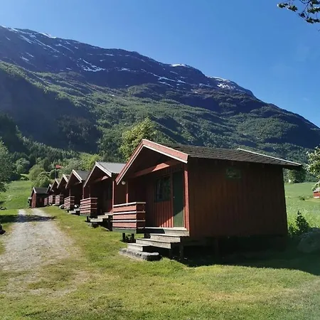 Loken Camping - Trivelig Og Idyllisk Ved Vannet Kemping Olden