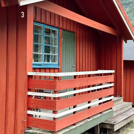 Loken Camping - Trivelig Og Idyllisk Ved Vannet * Olden